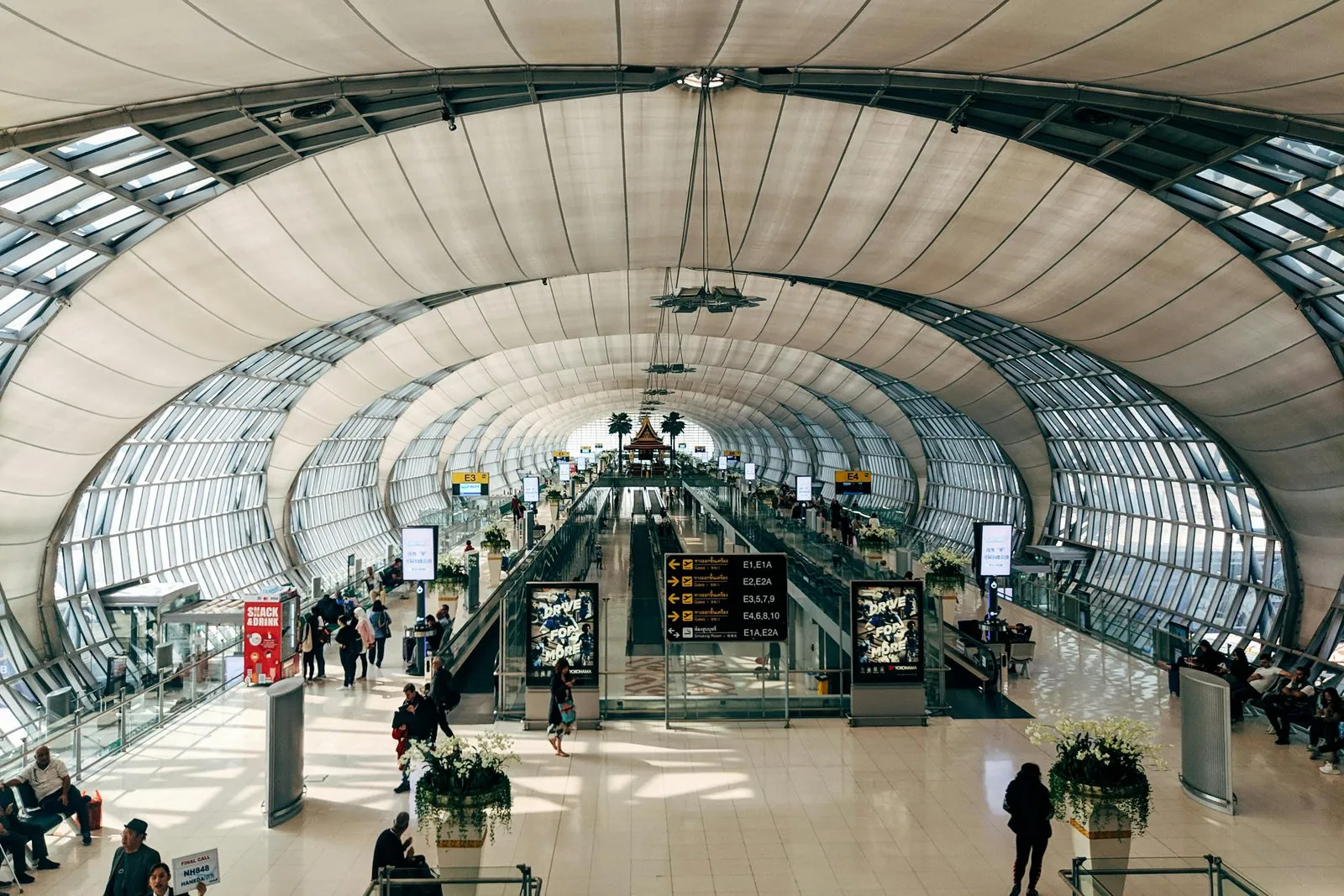 Digital nomad visa holder arrives in Thailand