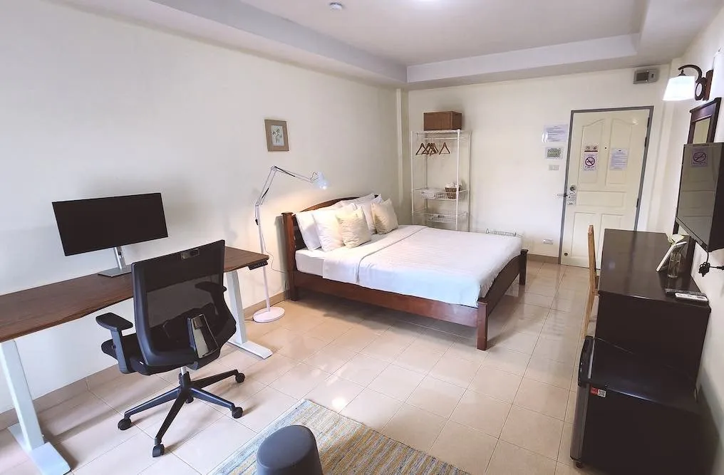 The Digital Nomad room with office chair